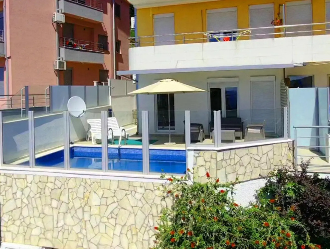 TOP-APARTMENT MONTENEGRO, with private Pool!