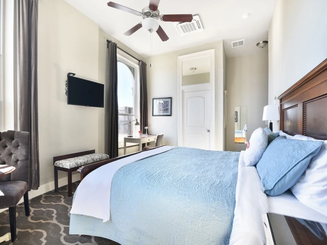 Executive Quadruple room with view