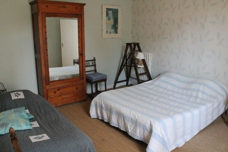 Standard Triple room