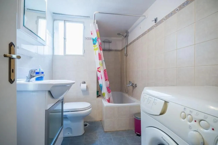 Comfortable Central Athens Flat by Cloudkeys