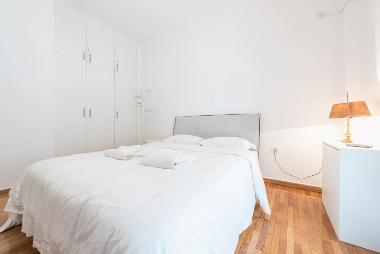 Fresh and Clean apt for 6 in Koukaki