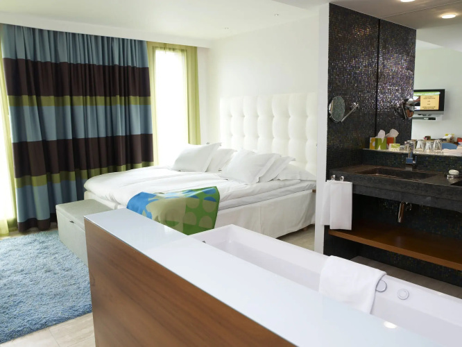 Avalon Hotel