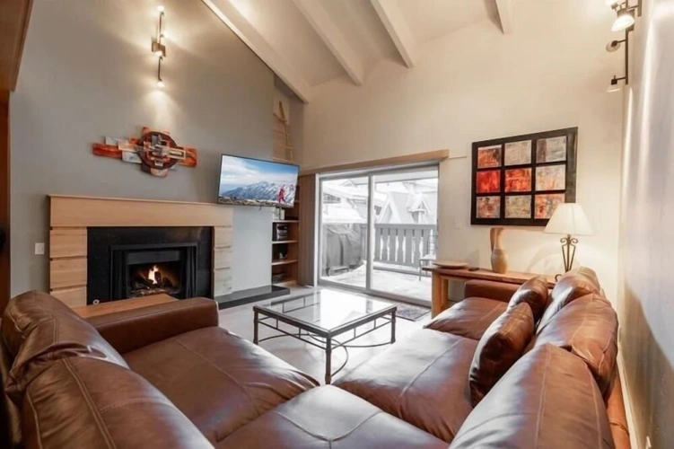 3 Bedrooms Apartment