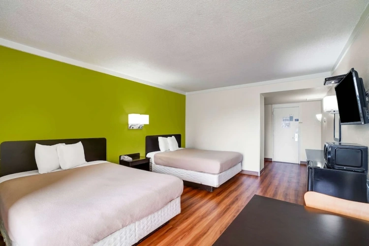 Standard Double room with city view