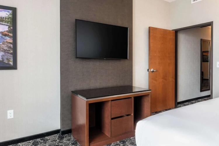 2 Bedrooms Double Suite