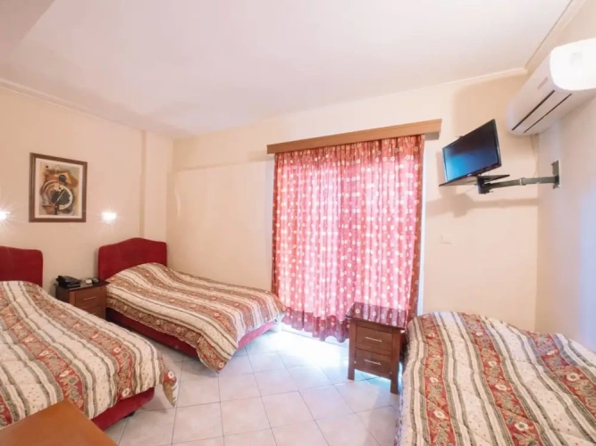 Classic Triple room with balcony