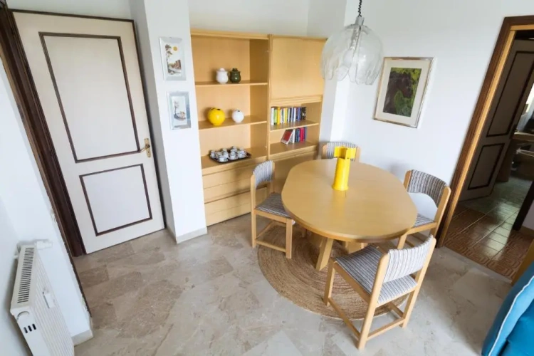 3 Bedrooms Apartment