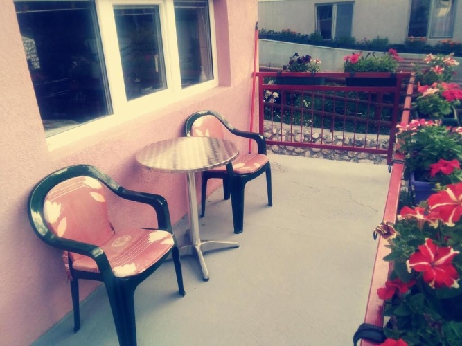 1 Bedroom Apartment with balcony and with view