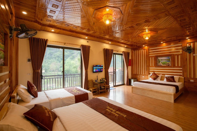 Standard Quadruple Family room