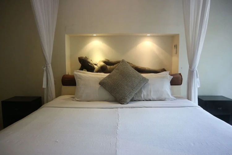 4 Bedrooms Villa