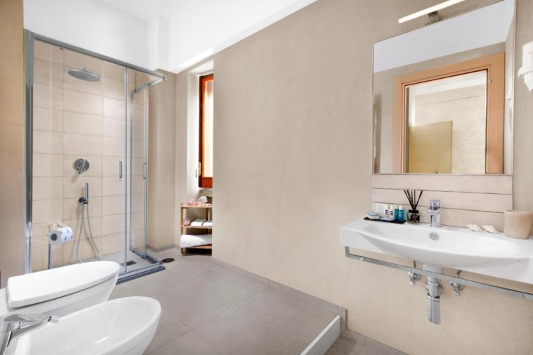 Suite with balcony