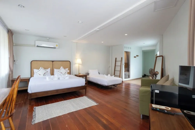 Premium Triple room