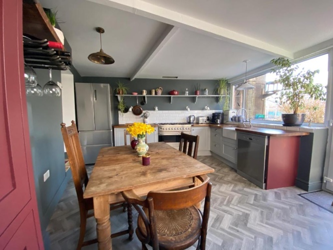 3 Bedrooms Cottage