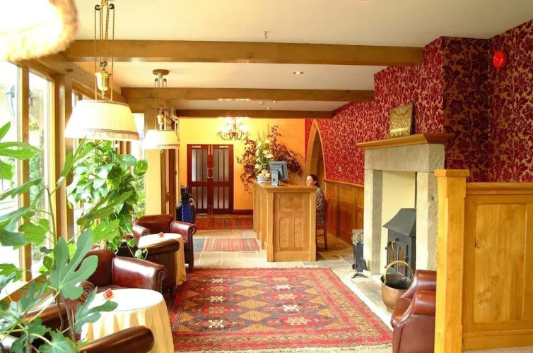 Gibbon Bridge Hotel