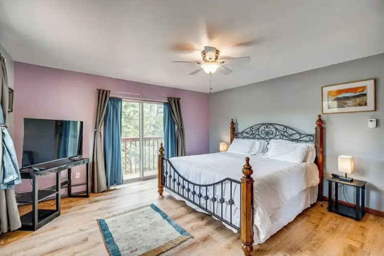 Breweries, Hiking Trails & Museums: Monument House