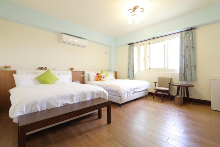 Standard Quadruple room with mountain view