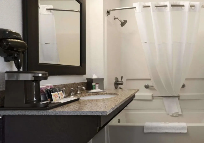 Infinity Inn & Suites