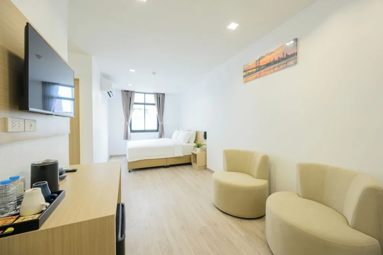 Deluxe Double room with city view