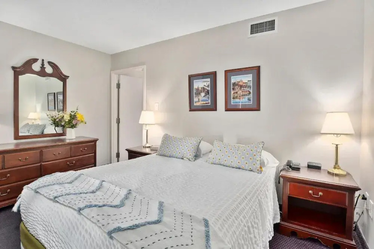 Second Floor Standard Suite Bay View