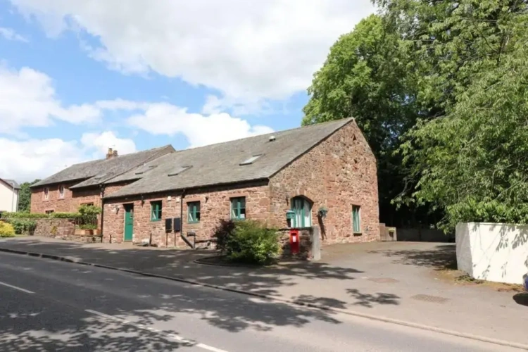 3 Bedrooms Cottage