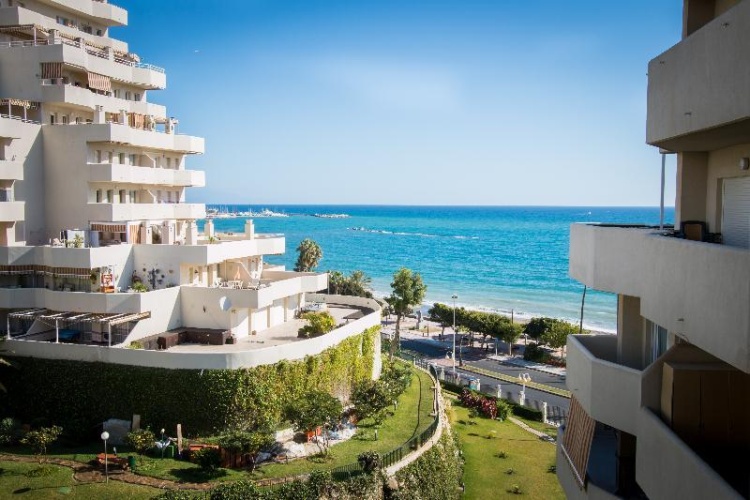 1 Bedroom Apartment with balcony and with sea view