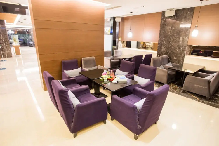 Mou Hotel Debao