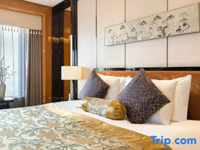 Superior Double Suite with river view