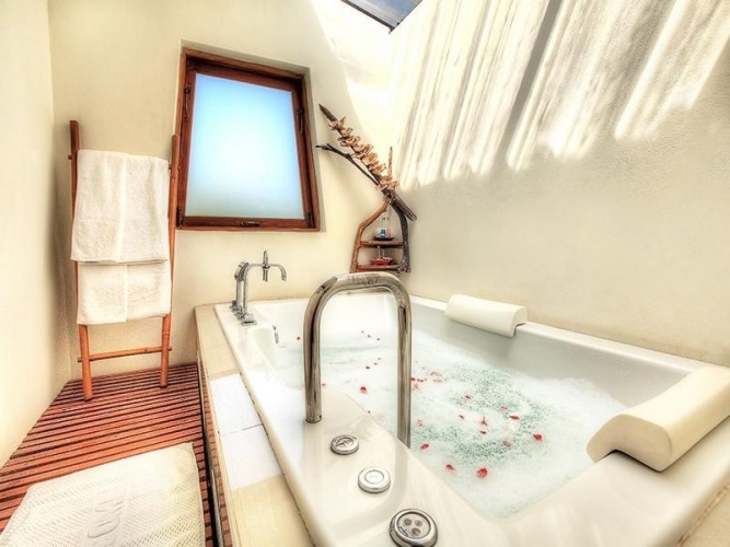 4 Bedrooms Villa