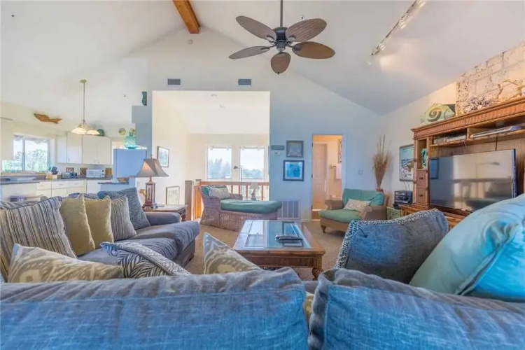 084-Tarpon Lodge