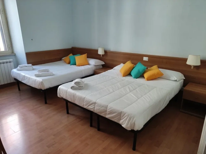 Standard Triple room