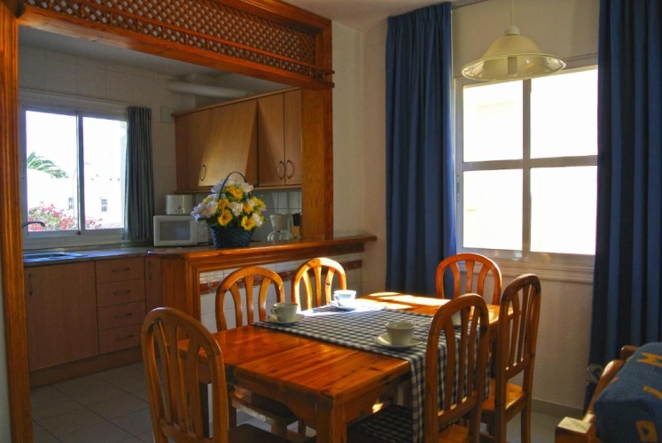2 Bedrooms Apartment