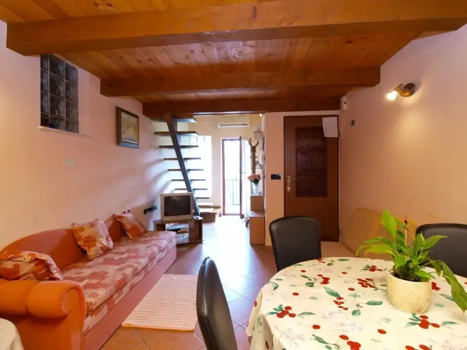 Apartment 1049