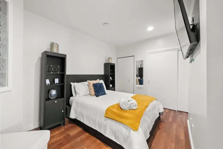 Short North Lounge Stay for 2