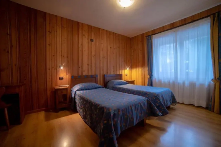 2 Bedrooms Apartment with garden view