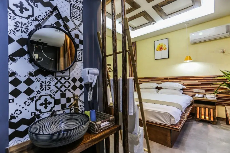 Jiaxing Pu Art Inn