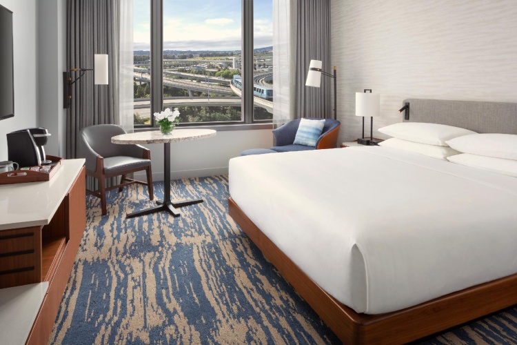 Double room with runway view