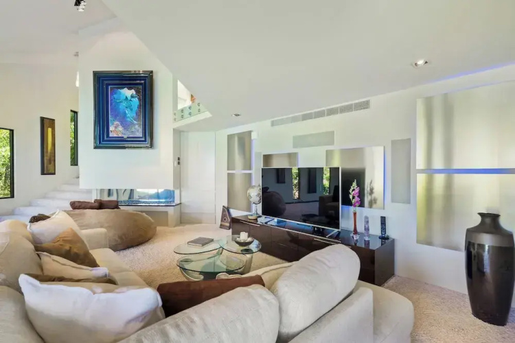 Fireplace Suite - Ocean Views & Beach