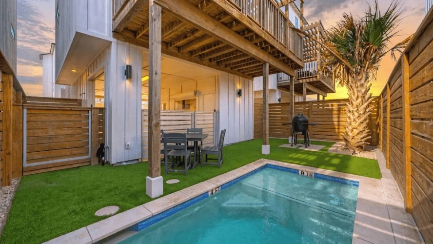 3 Bedrooms Cottage with balcony