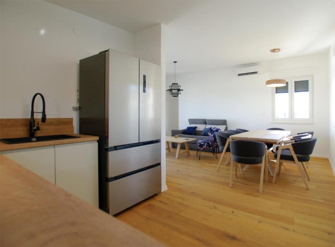 3 Bedrooms Apartment