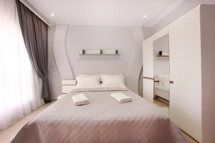 2 Bedrooms Apartment