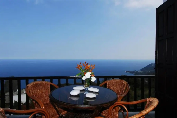 Suite with balcony and with view