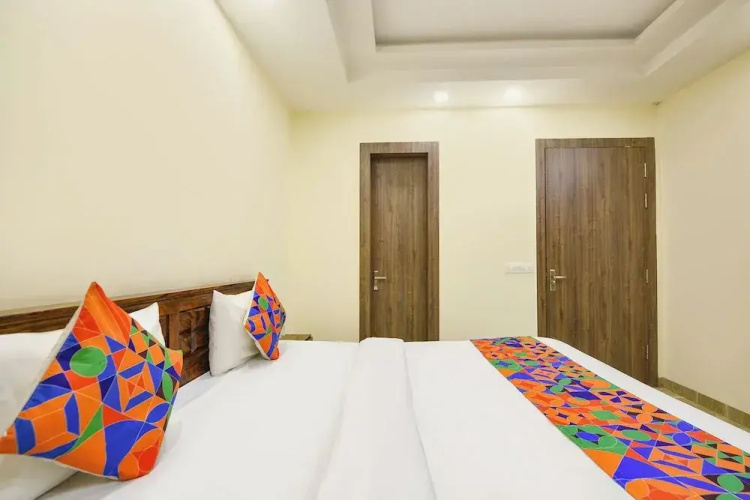 Fabhotel Alpha Stayz