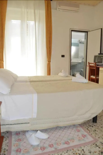 Hotel Dear