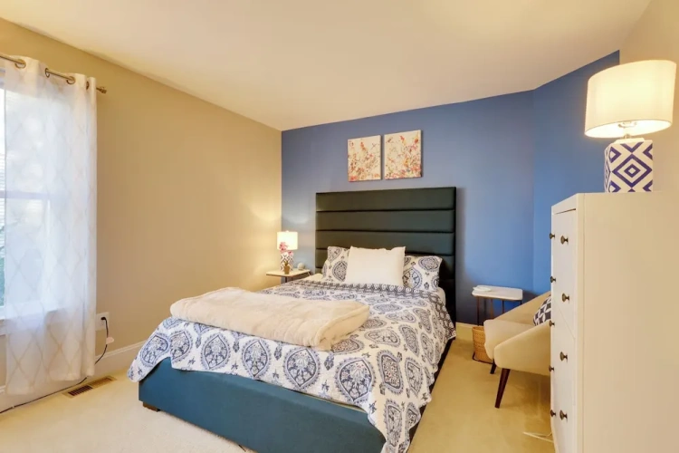 4 Bedrooms Cottage