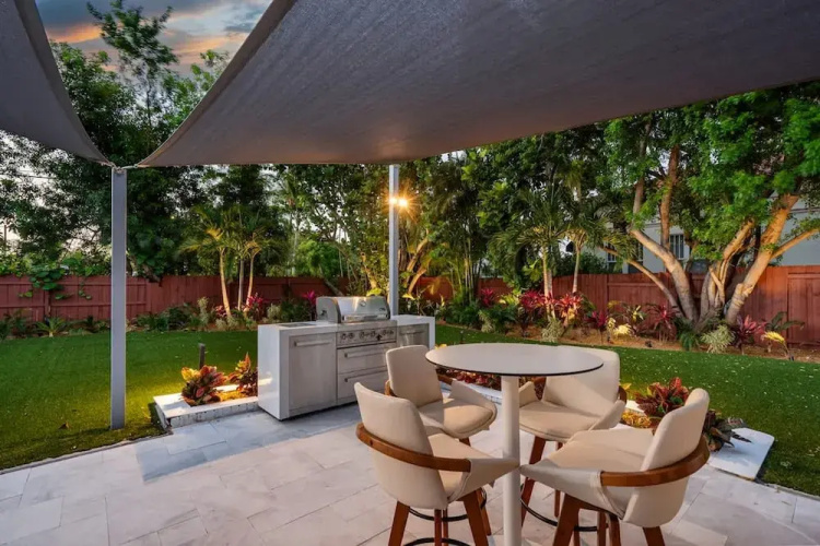 Pool Spacious Backyard Delray Beach Home