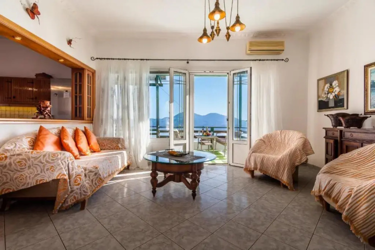 Melisses Sea View House & Studio