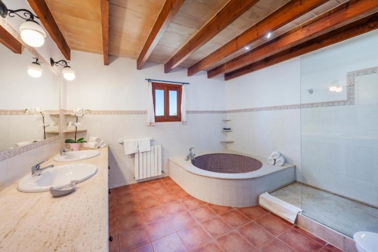 3 Bedrooms Villa