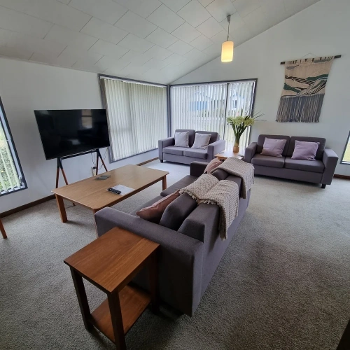 3 Bedrooms Apartment