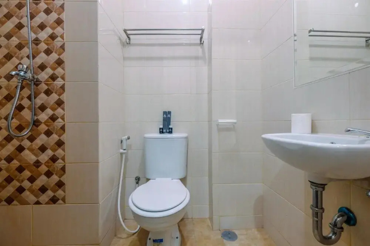 Comfortable and Minimalist Studio at Dave Apartment