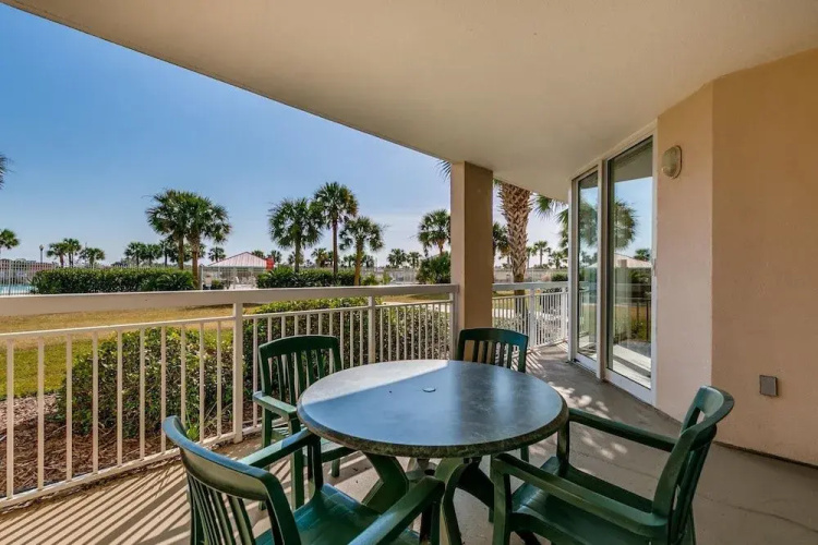 Barefoot Resort North Tower by Condo-World